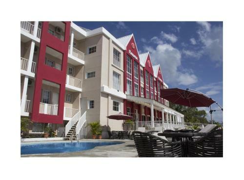 Hotel Ramada By Wyndham Tikal Isla de Flores