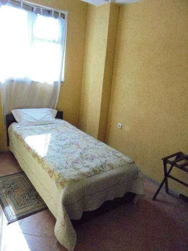 The Lions Den Hotel