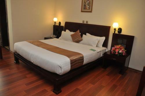Kaleb Hotel