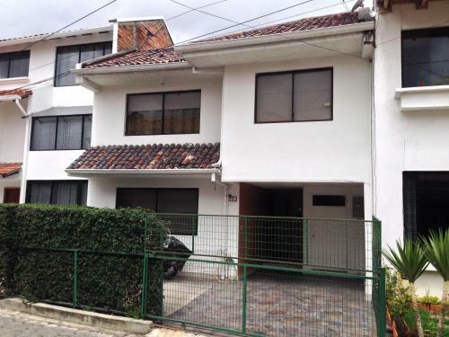Bed & Breakfast Yolanda House