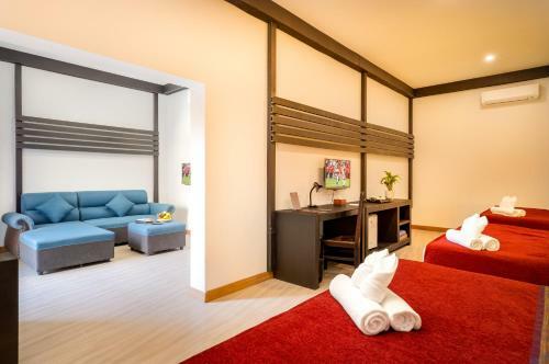 Hotel Reveal Courtyard In Reveal Angkor