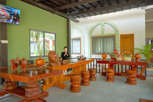 Hotel Reveal Courtyard In Reveal Angkor