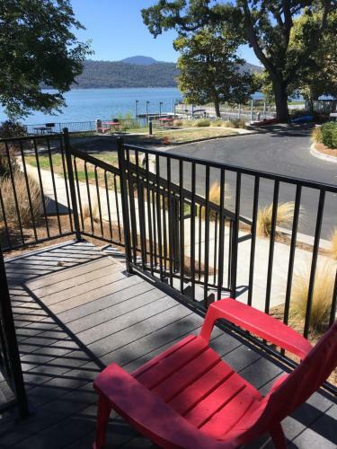 Hotel Clear Lake Cottages & Marina