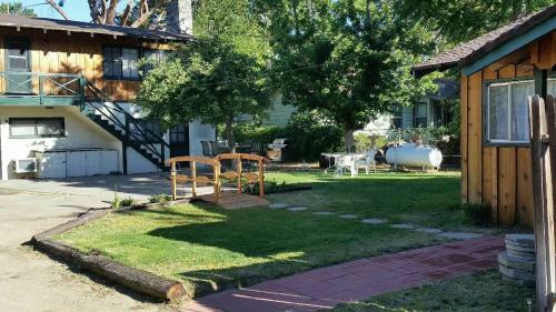Posada Kern Riverfront Lodge
