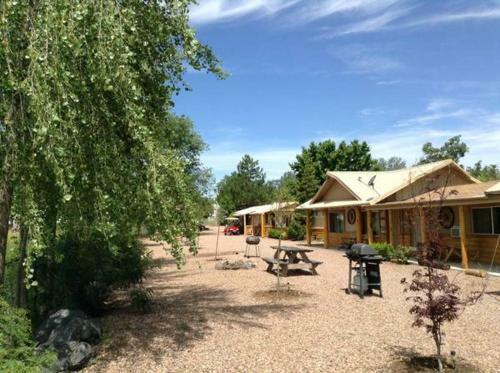Hotel Rainbows End Resort