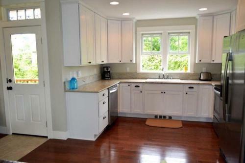 Vintage Beach Three-bedroom Home