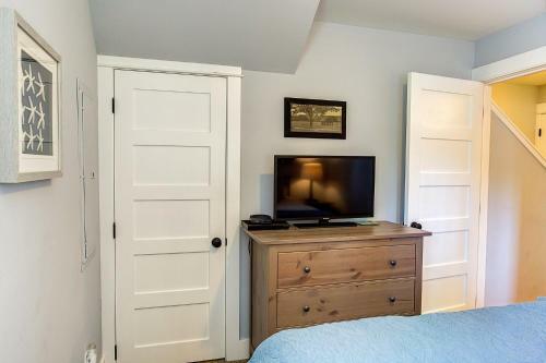 Dreaming Out Loud Two-bedroom Home