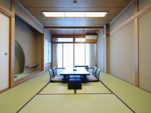 Akita_kamihata-onsen_sawarabi
