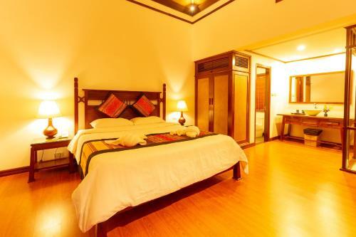 Le Grand Cruise Package