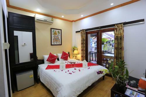 Bed & Breakfast The Art - Singharat Guest House