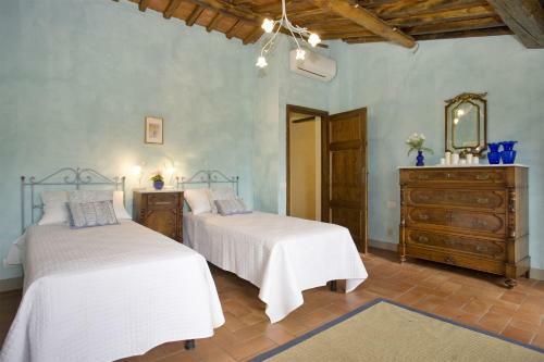 Arsina Villa Sleeps 12 Air Con Wifi