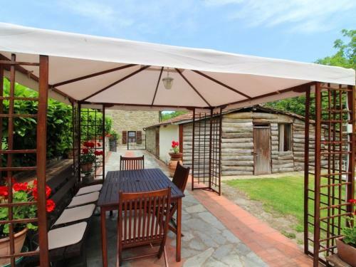Castel Focognano Villa Sleeps 4 Pool Wifi