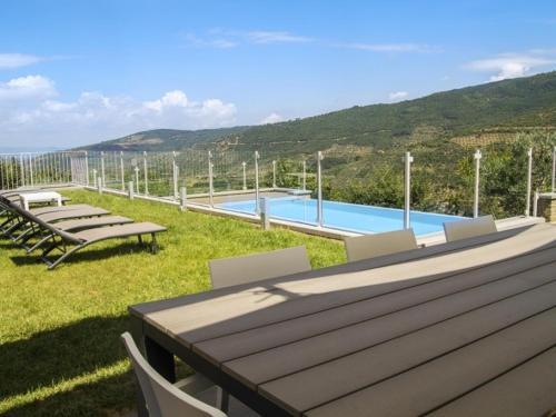 Cortona Villa Sleeps 12 Pool Air Con Wifi