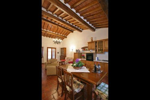 Le Casine-perignano-spinelli Apartment Sleeps 6