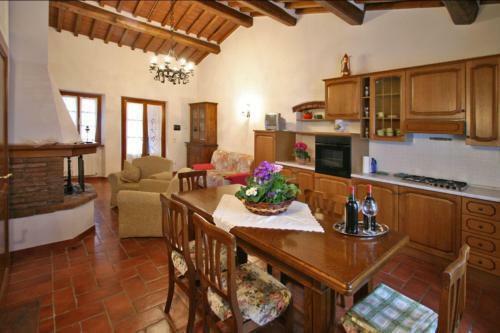 Le Casine-perignano-spinelli Apartment Sleeps 6