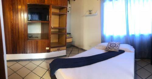 Hostal Posada Almond Bay