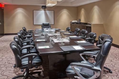 Holiday Inn Hotel & Suites Red Deer