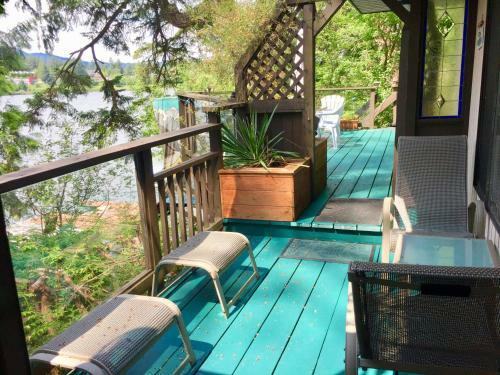 Long Lake Waterfront Bed And Breakfast