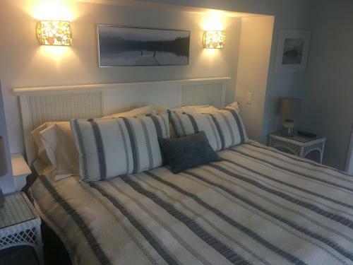 Long Lake Waterfront Bed And Breakfast