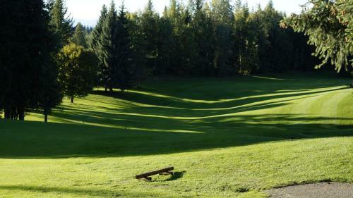 The Inn At The Ninth Hole Bed & Breakfast