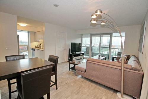 Luxury 3 Br Dt Apartment Toronto, On, Canada