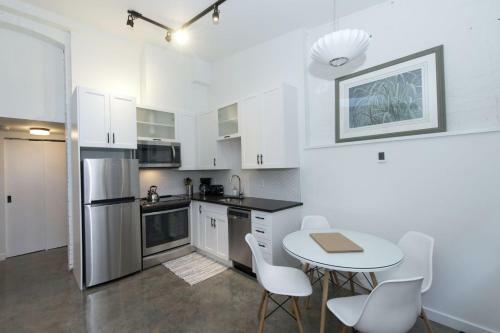 Apartamentos Lee Chong Luxury Vacation Rentals
