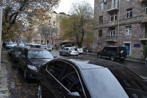 Saryan Street Studio Apartment