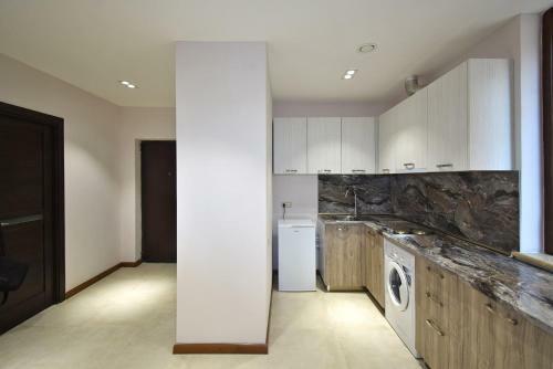 Luxury Apartments Just Near Republic Square