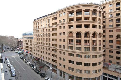 Luxury Apartments Just Near Republic Square