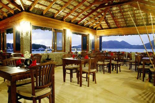 Le Grand Bleu Villas