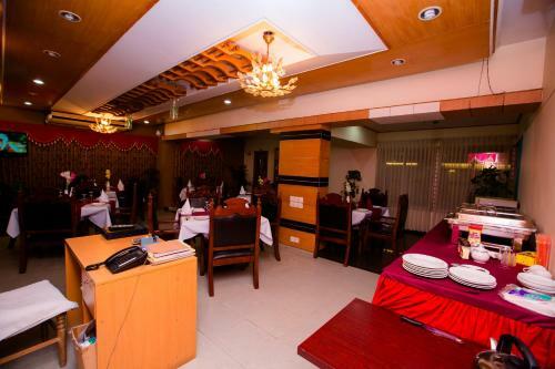 Hotel Golden Deer