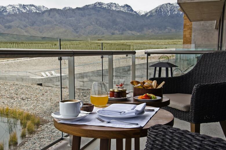 Hotel Casa De Uco Vineyards And Wine Resort