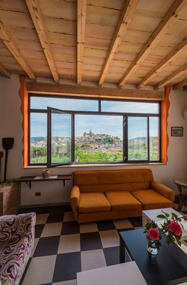 Bed & Breakfast La Casa Rossa Country House