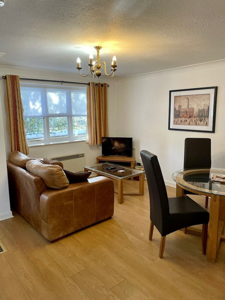 Ebury Hotel