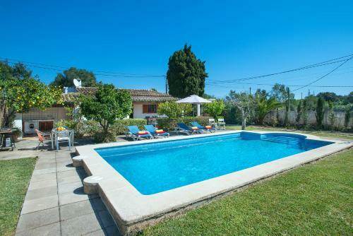 Lovely Villa Llenaire In A Great Location