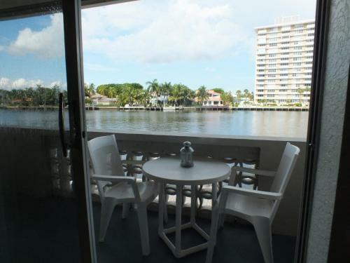 Hotel Holiday Isle Yacht Club