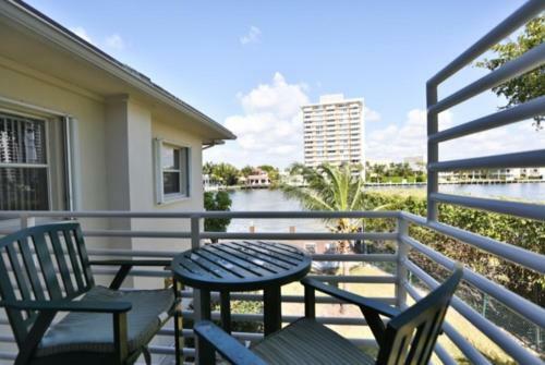 Hotel Holiday Isle Yacht Club