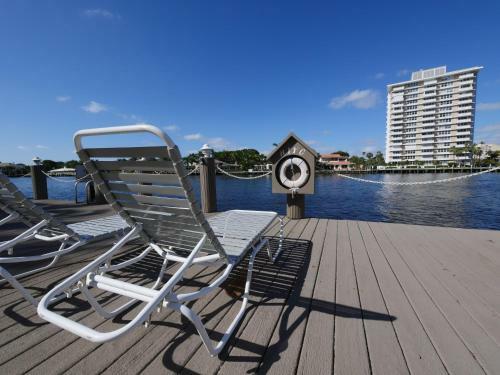 Hotel Holiday Isle Yacht Club