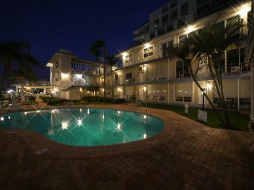 Hotel Holiday Isle Yacht Club