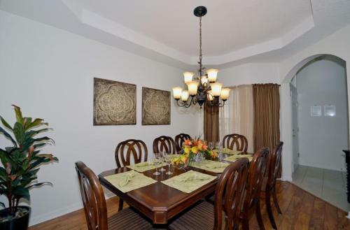 Villa Calabay Parc At Tower Lake 221292
