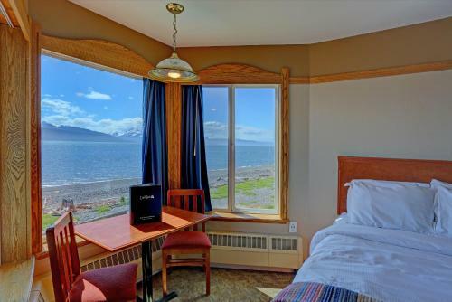 Hotel Land's End Resort