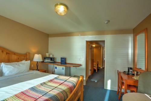 Hotel Land's End Resort