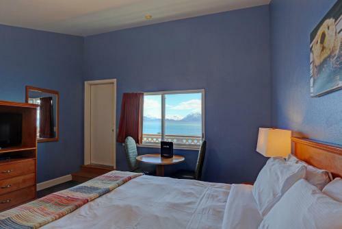 Hotel Land's End Resort