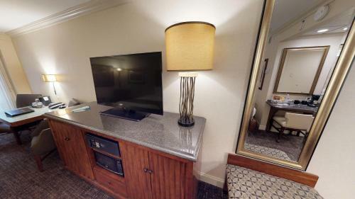 Hotel Eden Resort And Suites, Bw Premier Collection