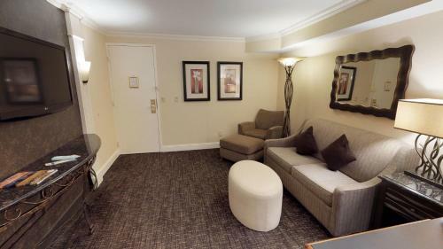 Hotel Eden Resort And Suites, Bw Premier Collection