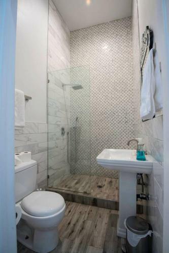 Apartamentos Five Br - Sleeps 10! Steps From French Quarter