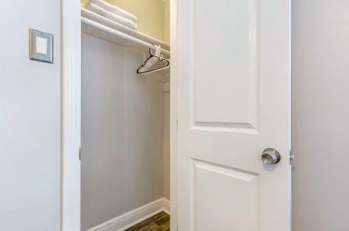 Aparthotel Lovely 3br Next To City Park