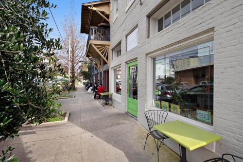 Prytania Street Apartments