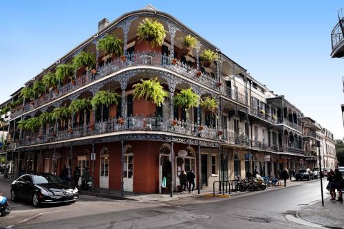 Prytania Street Apartments