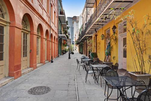 Prytania Street Apartments